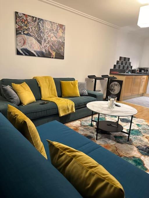 Appartamento Entire Flat In Ealing
